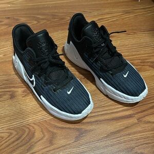 Nike LeBron boys shoes